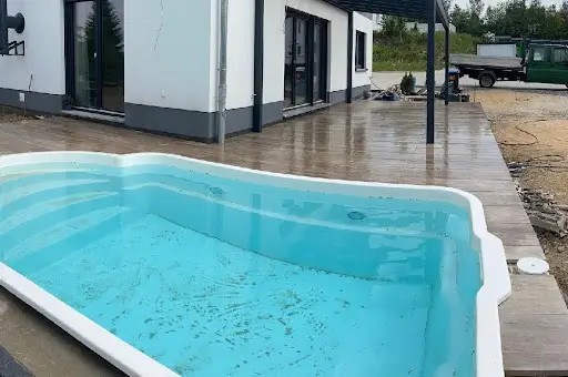 Poolbau